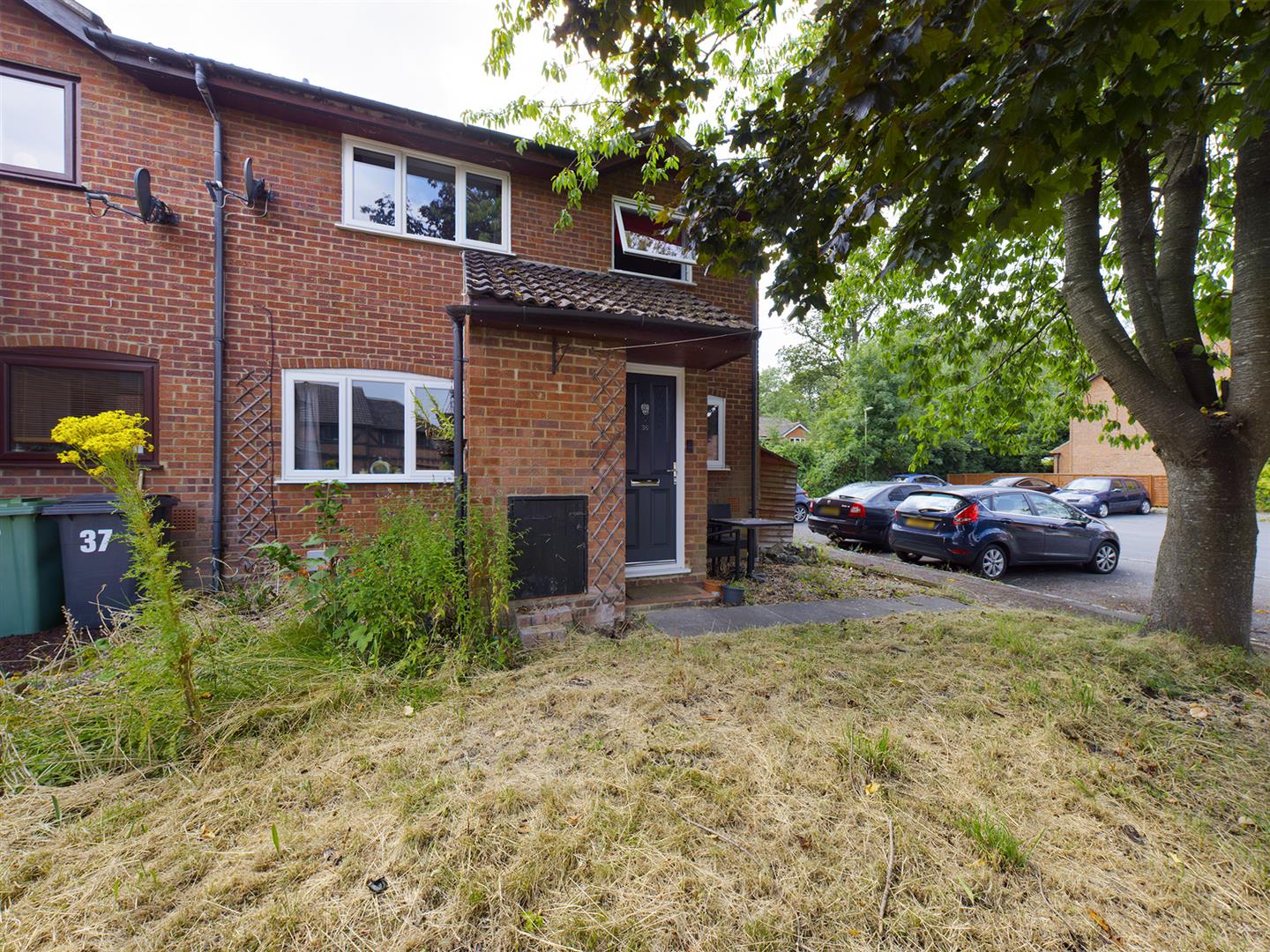2 Bedroom Property For Sale in Basingstoke £240,000